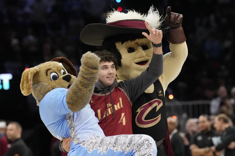 尤其是他们 尤其是他们