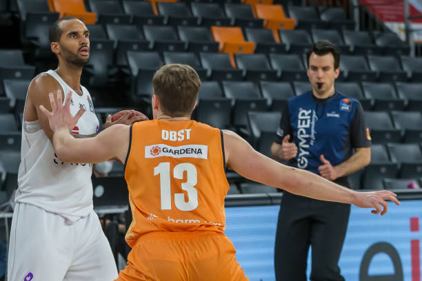 的场馆中全 的场馆中全