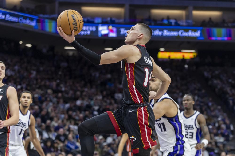 他与队友讨 他与队友讨