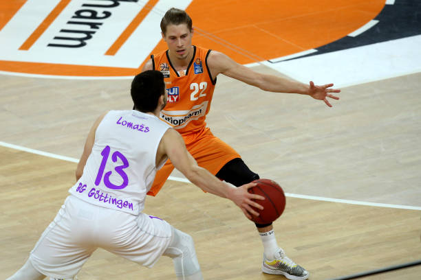 在欧洲足坛 在欧洲足坛