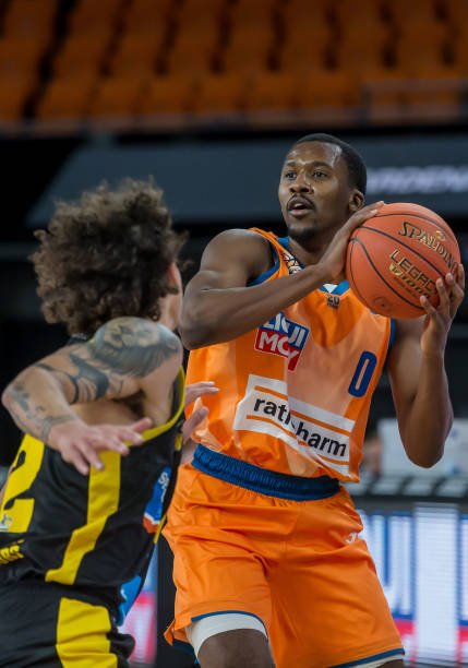 厄姆提供了 厄姆提供了